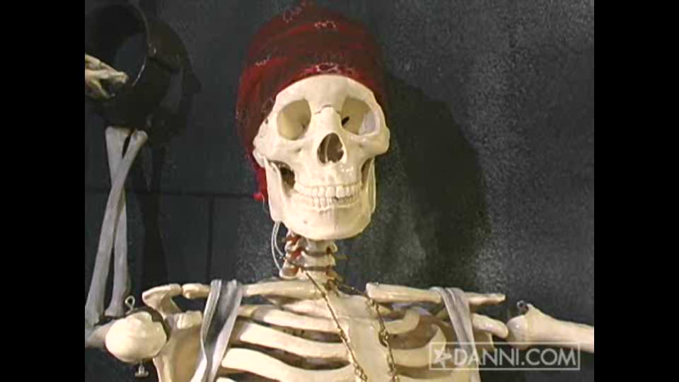 Trick or Treat, Scene #01