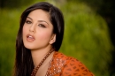 Welcoming Present From Sunny Leone picture 8